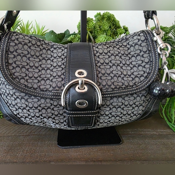 Coach SOHO Signature C Shoulder  Bag In Black 2007 - Picture 8 of 14